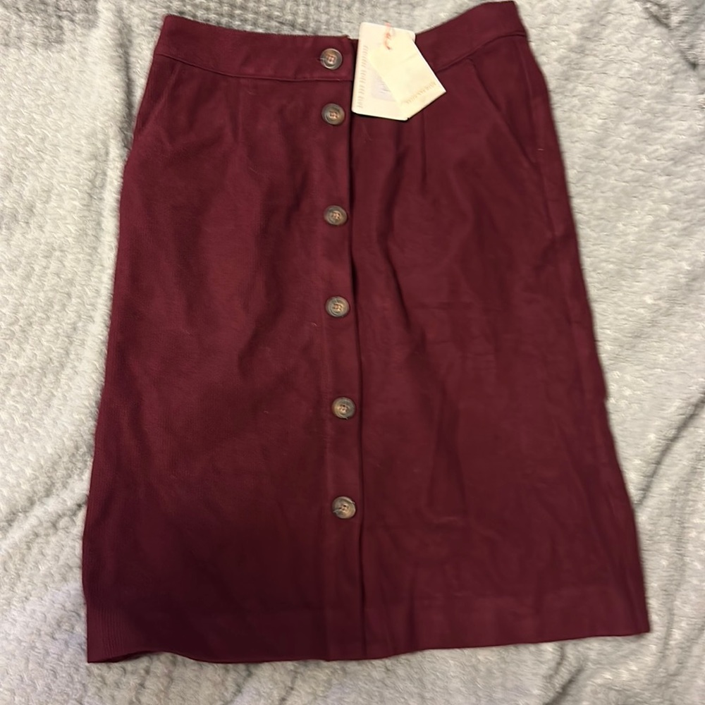 Maroon pencil skirt